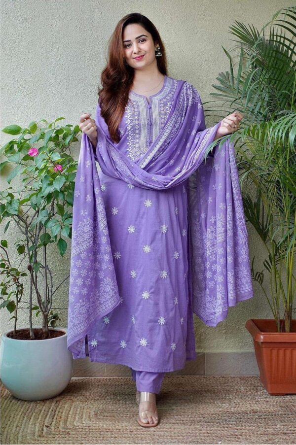 Soft & Stylish ? Floral Embroidered Cotton Printex Dress (M) - Image 2