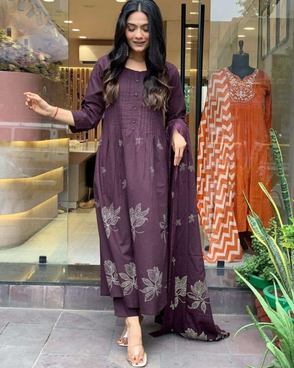 Floral Dreams ? Printed & Embroidered Cotton Dress (Size L) - Image 9