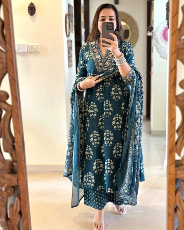 Bloom Boldly ? XXL Cotton Dress with Beautiful Embroidery & Print(XL) - Image 3