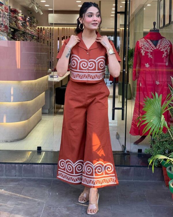 Laidback Luxe ? Embroidered Floral Dress with Printed Touch (L) - Image 3